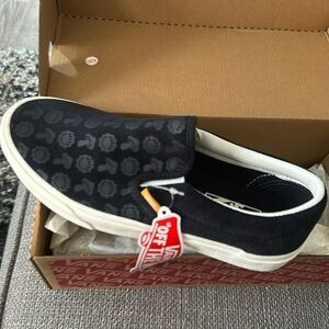 New Vans - classic slip on